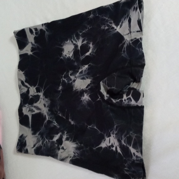 Set Of 4 Tie Dye Yoga Workout Shorts - Picture 8 of 13